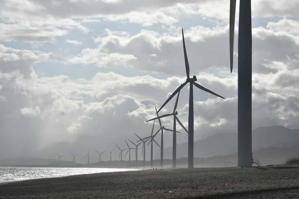 Comment développer des éoliennes sans pales plus efficaces pour l'énergie offshore ?